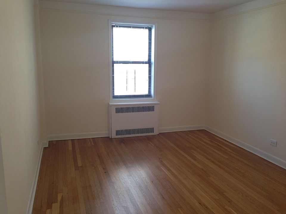 2nd image of 6502 Saunders St