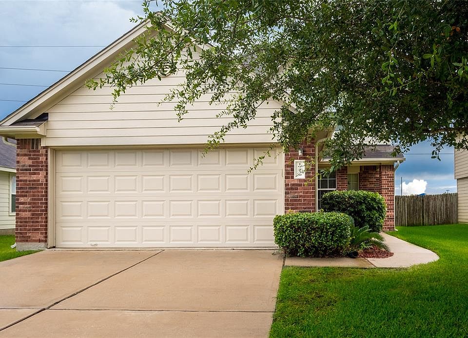 1st image of 19239 Sandelford Dr