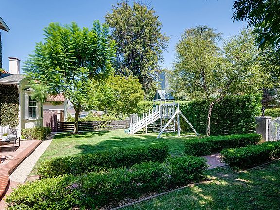 3rd image of 3633 Lankershim Blvd