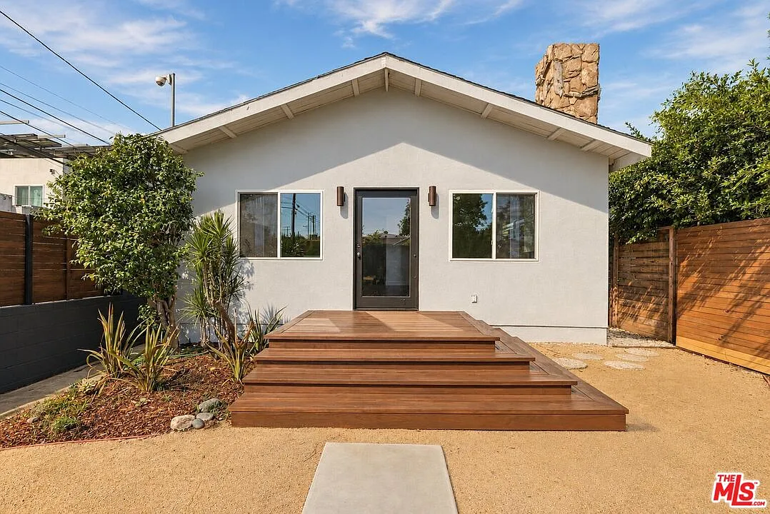 2 bed, 1.5 bath, $6,975 — Photo 1