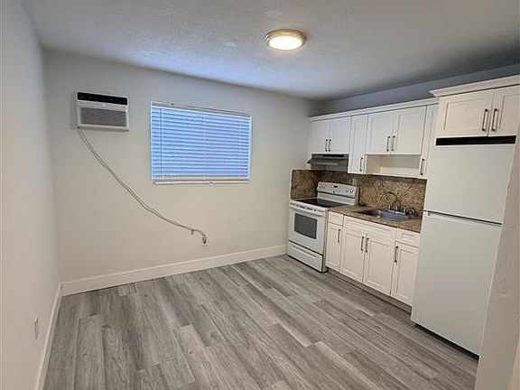 4th image of 1380 SW 2nd St APT 2