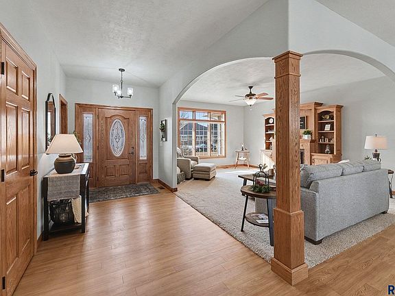 5th image of 503 Britz Dr