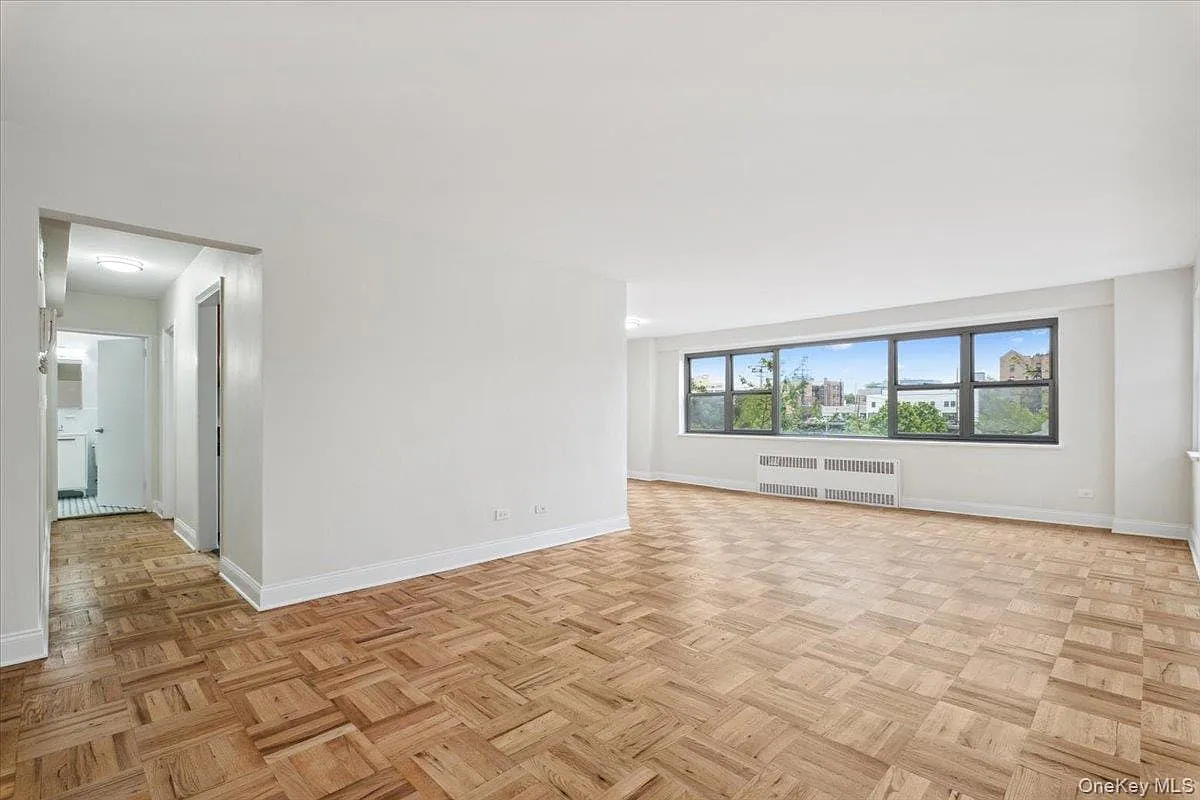 1 bed, 1.0 bath, 1004 sqft, $3,850 — Photo 3