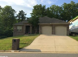 8204 Kanis Oaks Dr, Little Rock, AR 72204