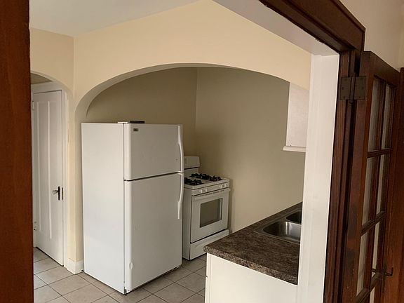 4th image of 1540 Elkton Pl #2W