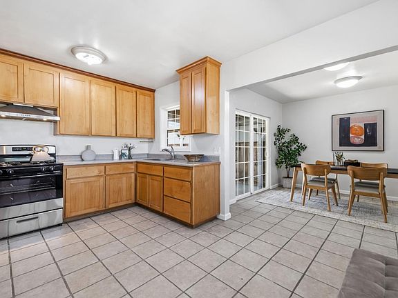 3rd image of 89 Santa Clara St