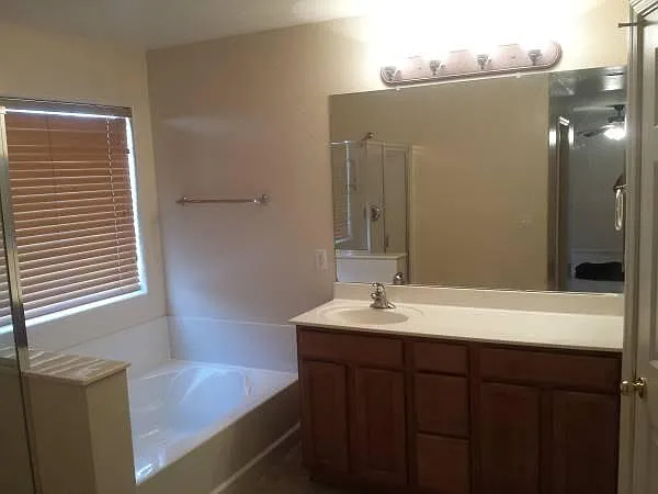 17743 W Hearn Rd — Photo 10