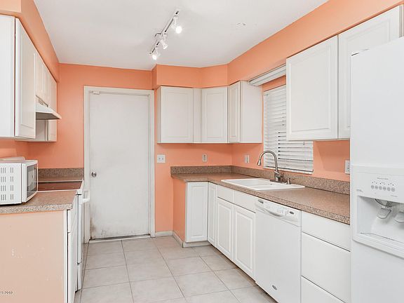 3rd image of 360 E Riviera Blvd