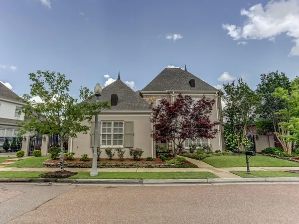 9820 W Laurel Hollow Ln, Germantown, TN 38139