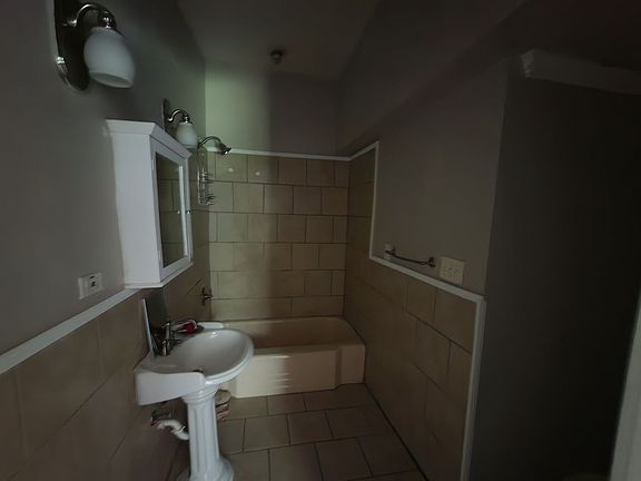4th image of 649 Topeka St