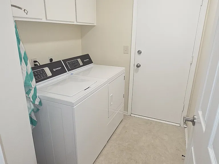 2794 Parkview Dr — Photo 33