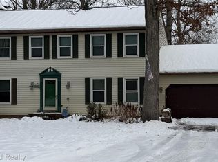 4781 Canyon Oaks Dr, Brighton, MI 48114