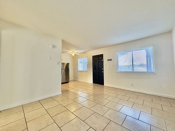 5th image of 501 W Louisiana Ave #102