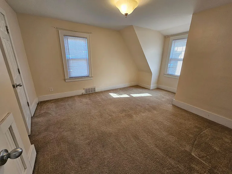310 S Connecticut Ave — Photo 16