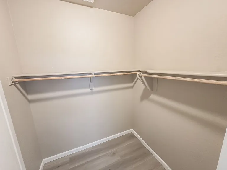 1036 S 177th Dr — Photo 16