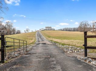 1103 Rogues Fork Rd, Bethpage, TN 37022