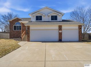 4825 NW Fairway Dr, Lincoln, NE 68521
