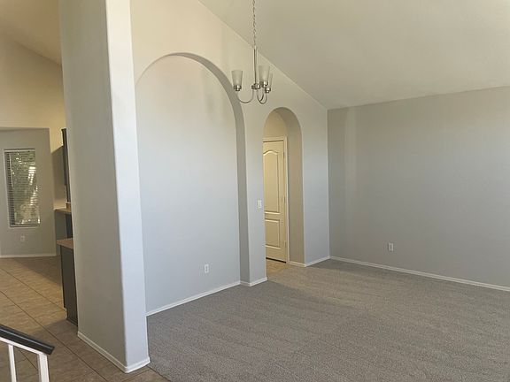 4th image of 3275 E Ford Ave