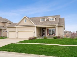 7849 Beechtree Ln, West Des Moines, IA 50266
