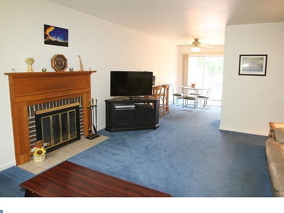 3rd image of 1004 Parkside Blvd