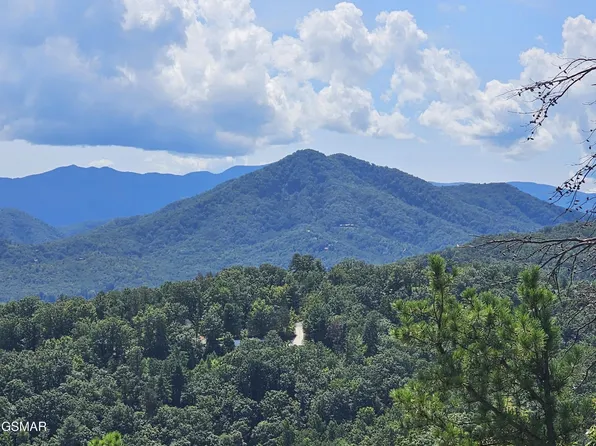 2330 Surries High Top Way #2, Sevierville, TN 37862