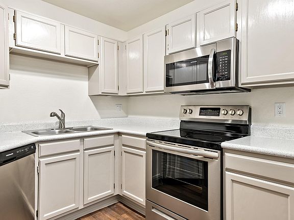 5th image of 6655 N Canyon Crest Dr