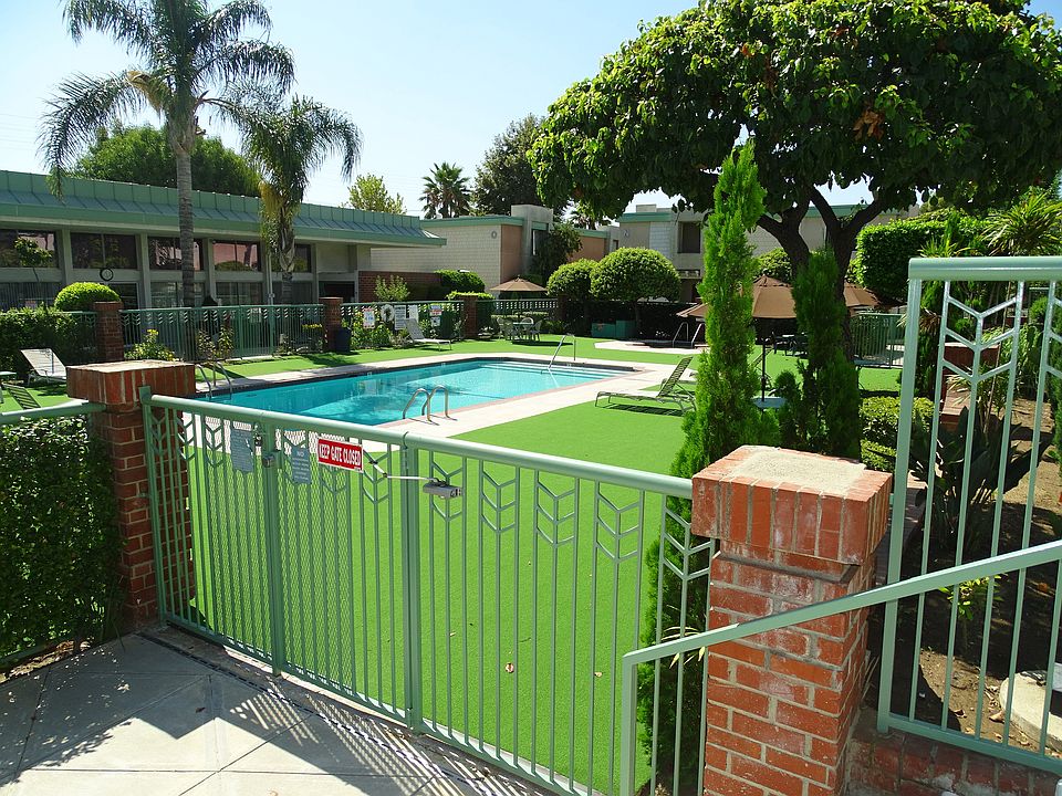1st image of 5301 Balboa Blvd Unit E3