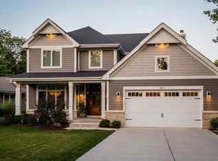 841 Sunset Rd, Wheaton, IL 60189