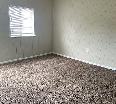 2nd image of 106 Denbigh Blvd APT B
