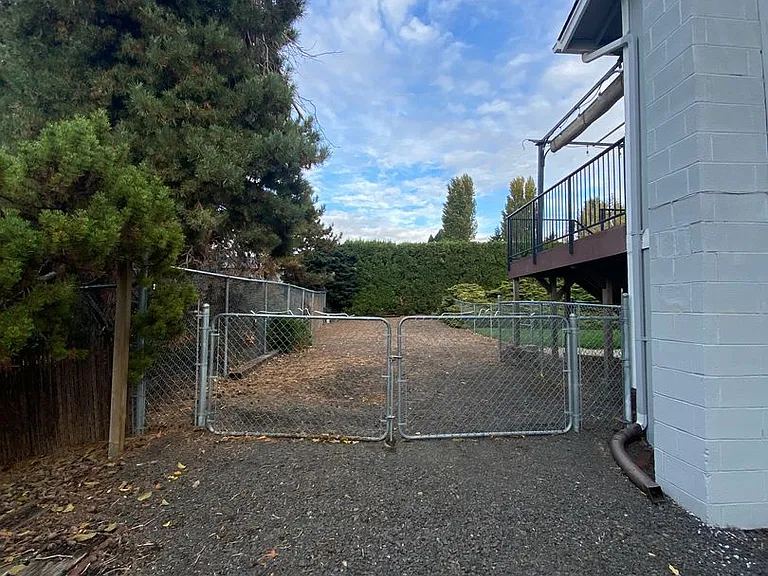 620 Sherman Dr — Photo 16