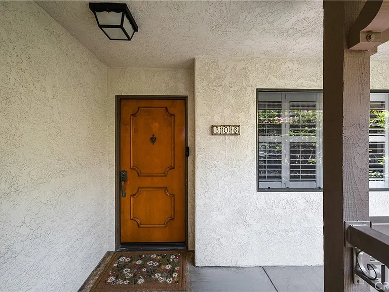 1150 W 13th St #306 — Photo 47