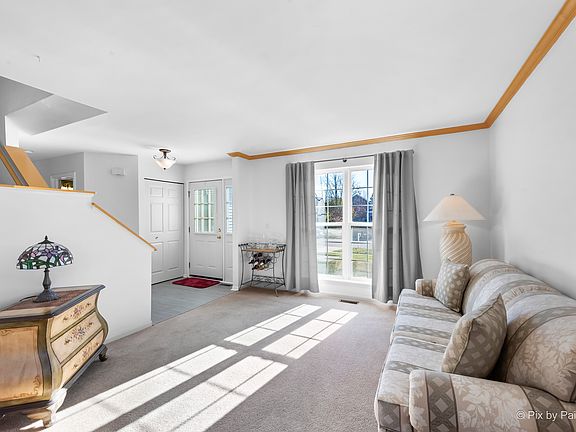 5th image of 2812 Forestview Dr