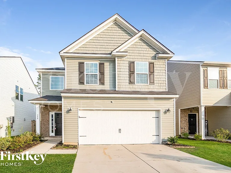 758 Redbud Ln — Photo 1