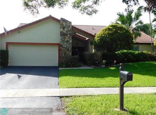 1074 NW 96th Ave, Plantation, FL 33322