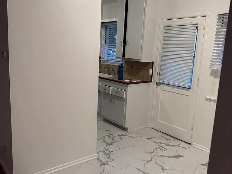 12924 Burbank Blvd #3 — Photo 18