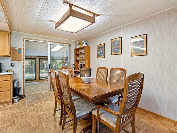 4th image of 105 Devol Ct