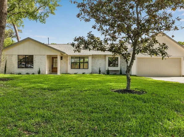 10155 Hanka Dr, Houston, TX 77043