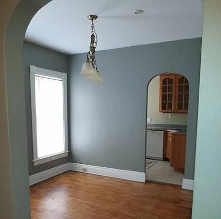 4th image of 928 W Ferry St Lowr #