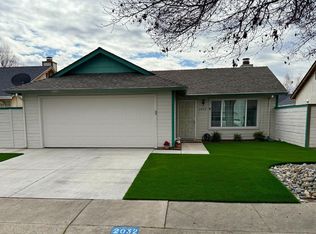 2032 Amsterdam Ln, Modesto, CA 95356