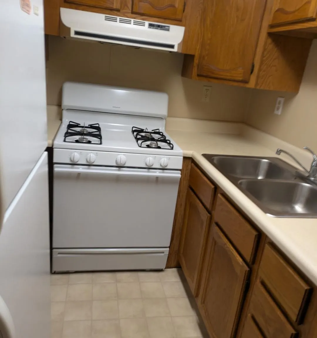 1 bed, 9999 sqft, $840 — Photo 2