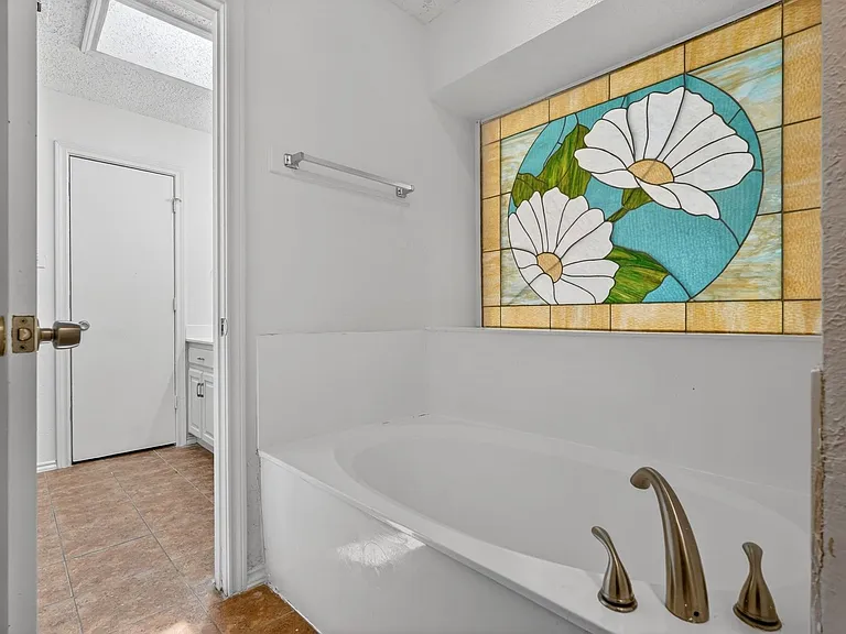 2403 Ridgevalley Dr — Photo 18