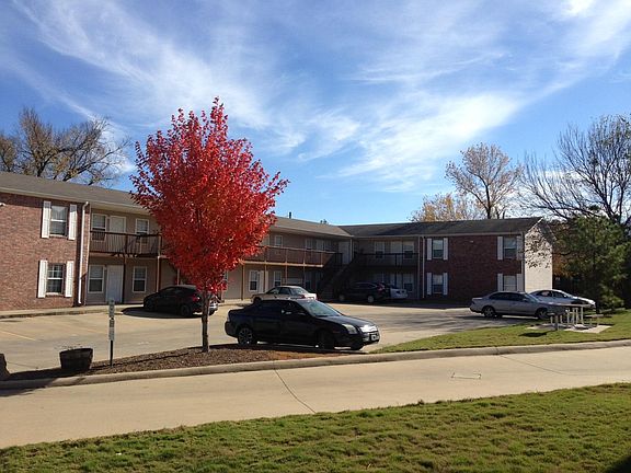 3rd image of 1425 W Sligo St APT 9