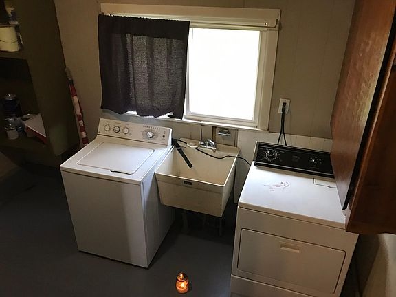 2nd image of 22414 Maxine St