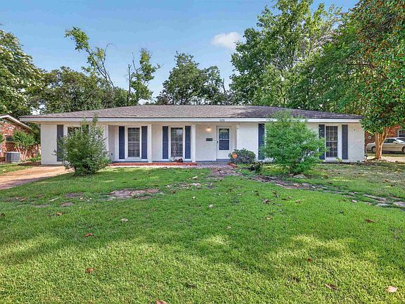 4th image of 3031 N Colonial Dr