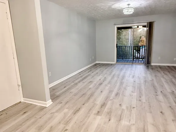 3504 Lodge Ln APT 330, Louisville, KY 40218