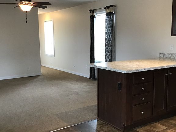4th image of 900 W Columbia St #247