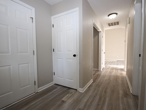 2nd image of 23 Autumn Run Way