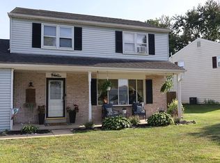 2208 Harmony Hill Dr, Lancaster, PA 17601