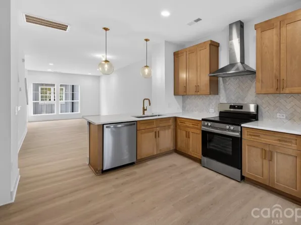 1015 Carter Ave, Charlotte, NC 28206