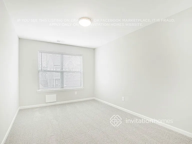 3941 Lake Manor Way — Photo 17